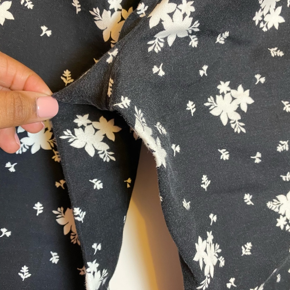 LOFT Marisa Black & White Floral Crop Pants Sz 12 - Picture 7 of 8